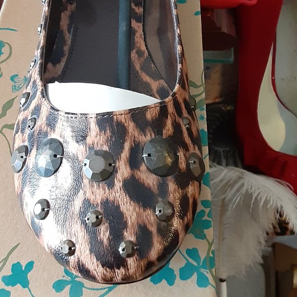 BAM BOO LEOPARD ANIMAL PRINT WITH STUDS BALLET FLATS - Picture 1 of 3